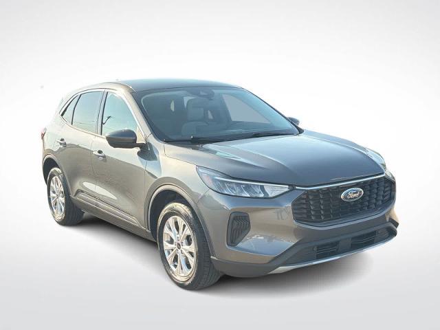 2023 Ford Escape Active — photo 1 of 24