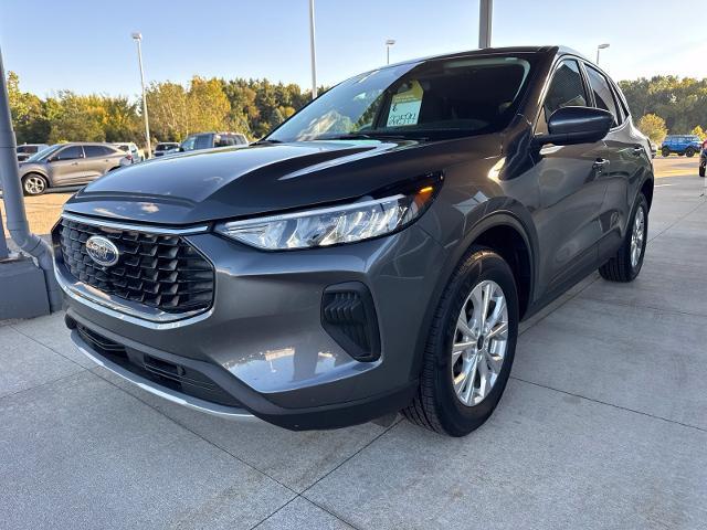 2023 Ford Escape - $22,300