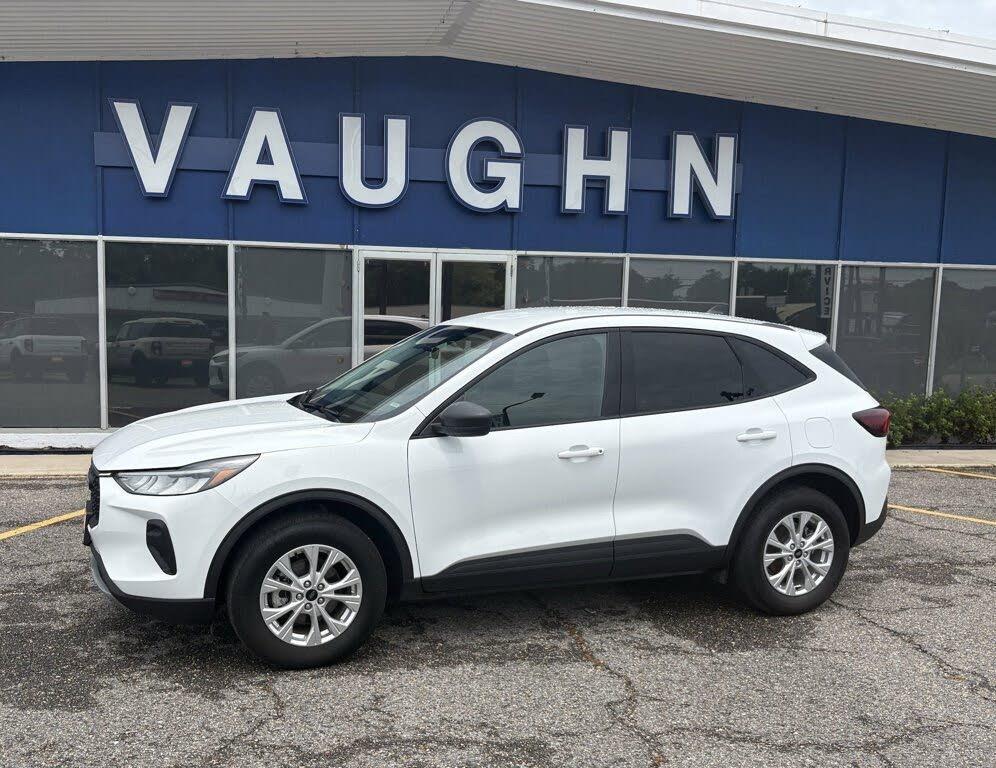 2025 Ford Escape - $21,698