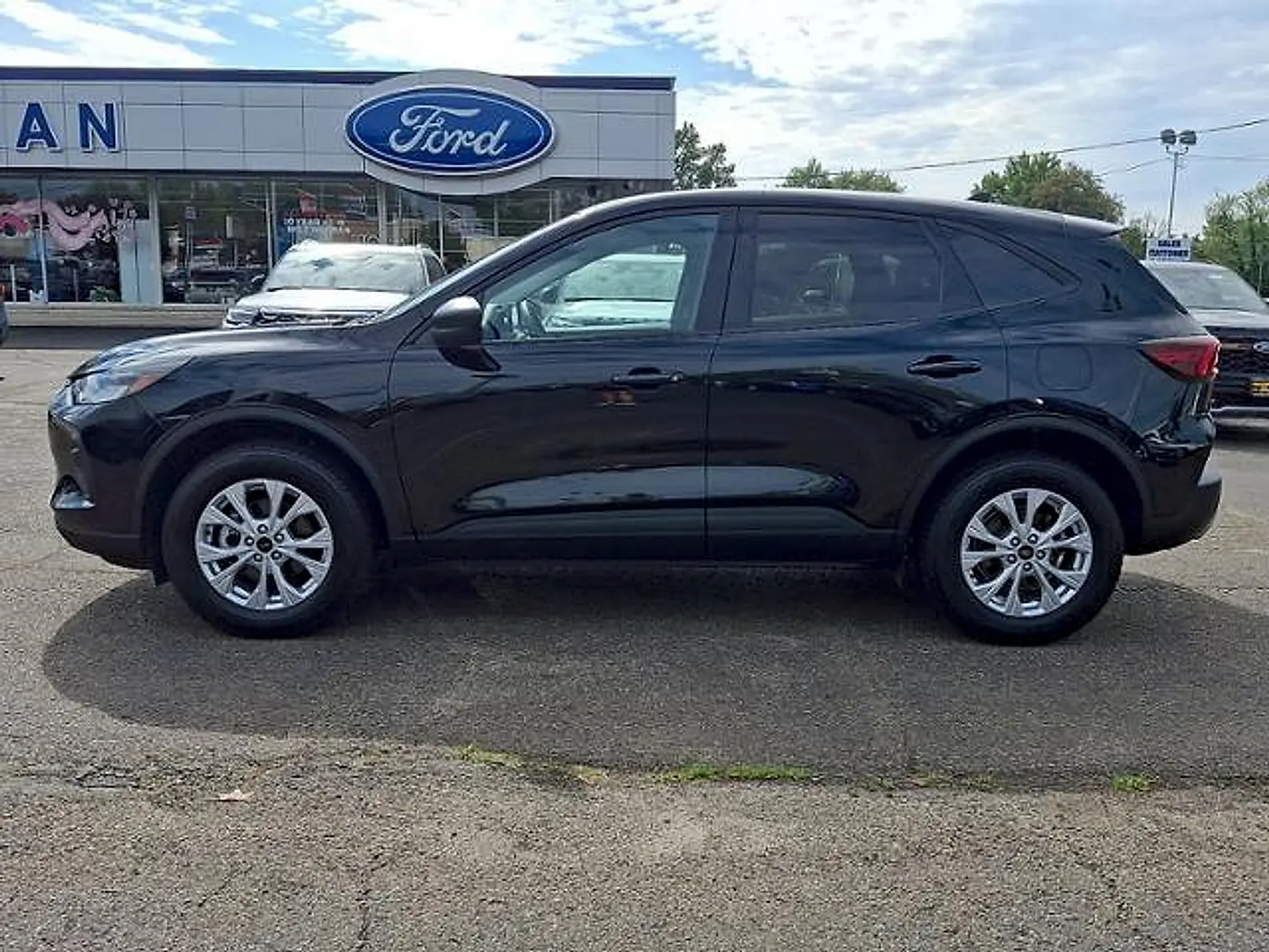 2025 Ford Escape - $21,900