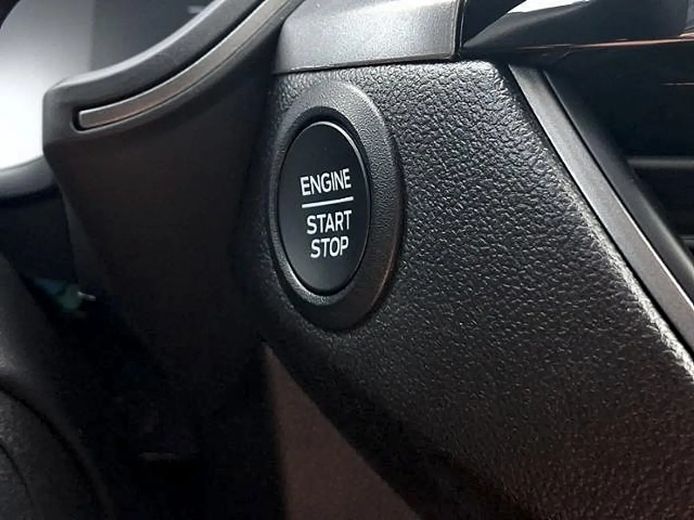 2025 Ford Escape - $21,900