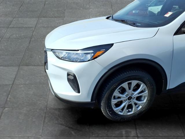 2025 Ford Escape - $20,900