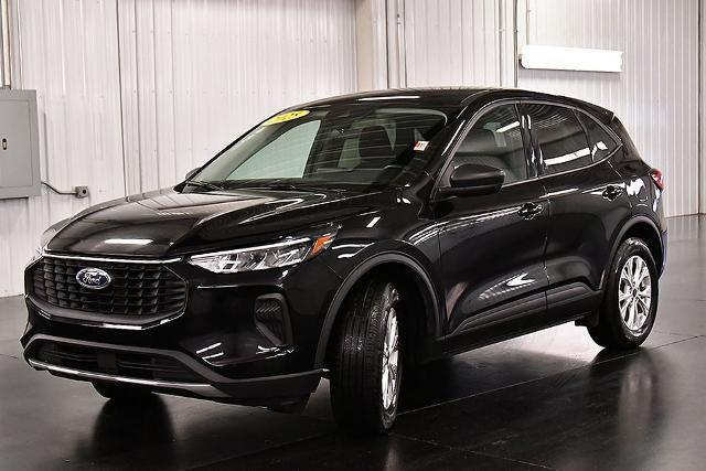 2025 Ford Escape - $21,918