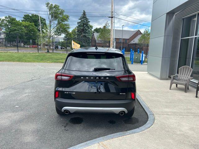 2023 Ford Escape - $24,150