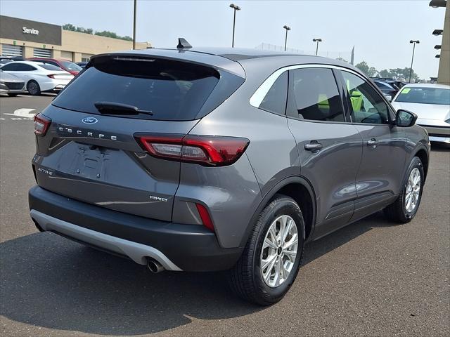 2023 Ford Escape - $17,998