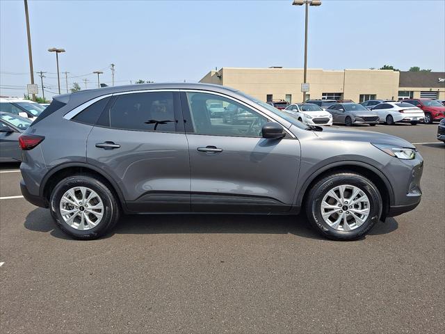 2023 Ford Escape - $17,998