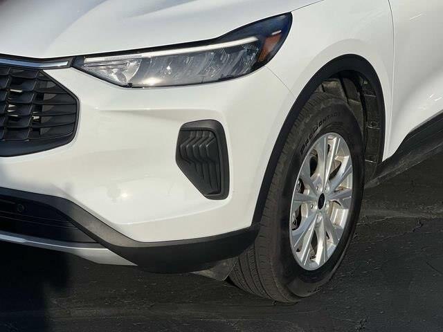 2023 Ford Escape - $22,500