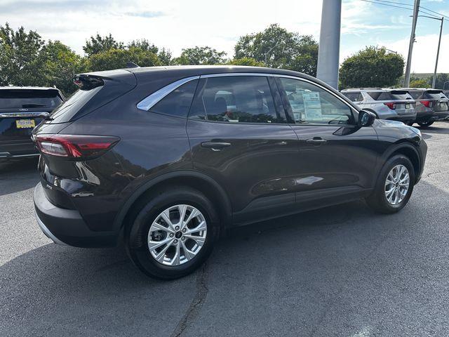 2023 Ford Escape - $23,900