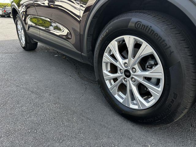 2023 Ford Escape - $23,900