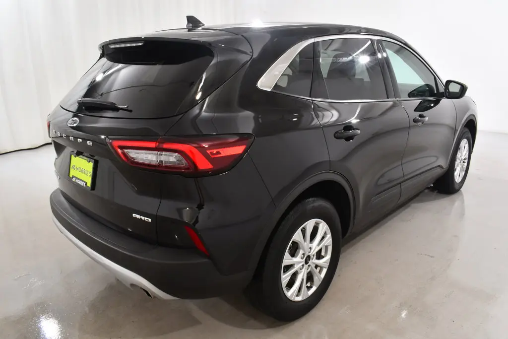2023 Ford Escape - $21,955