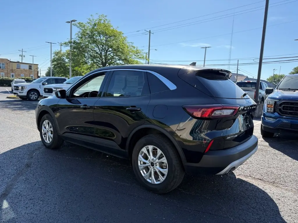 2023 Ford Escape - $23,998