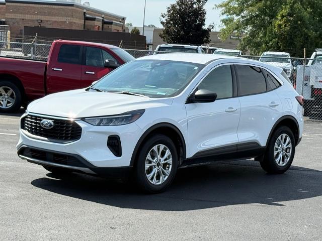 2023 Ford Escape - $19,669