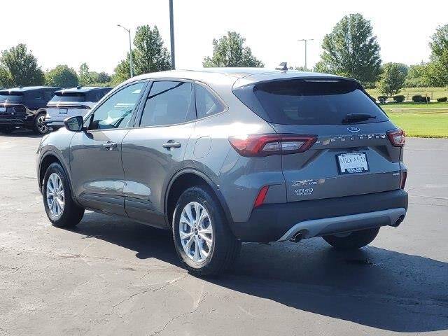 2025 Ford Escape - $21,700
