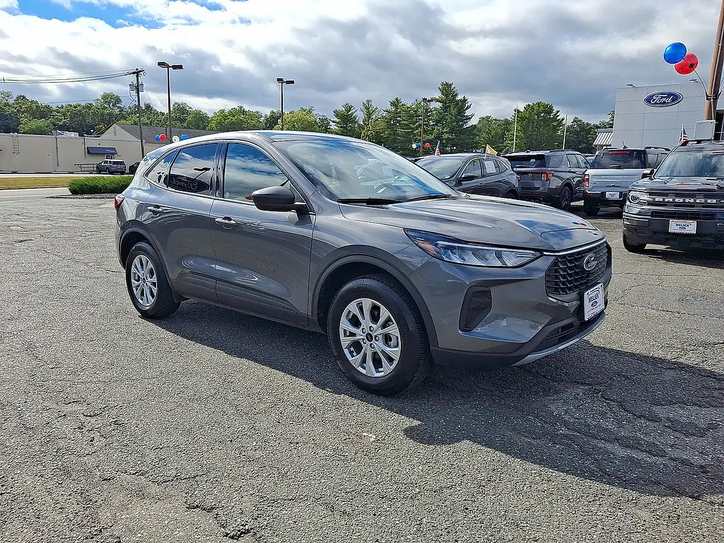 2025 Ford Escape - $24,778