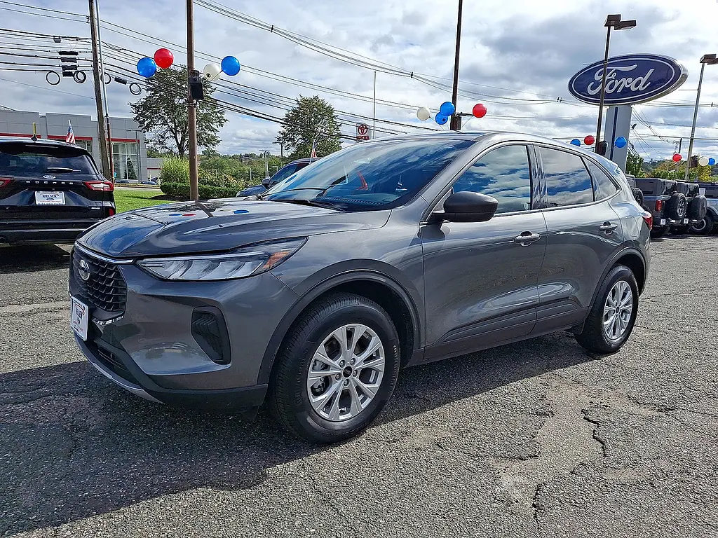 2025 Ford Escape - $24,778