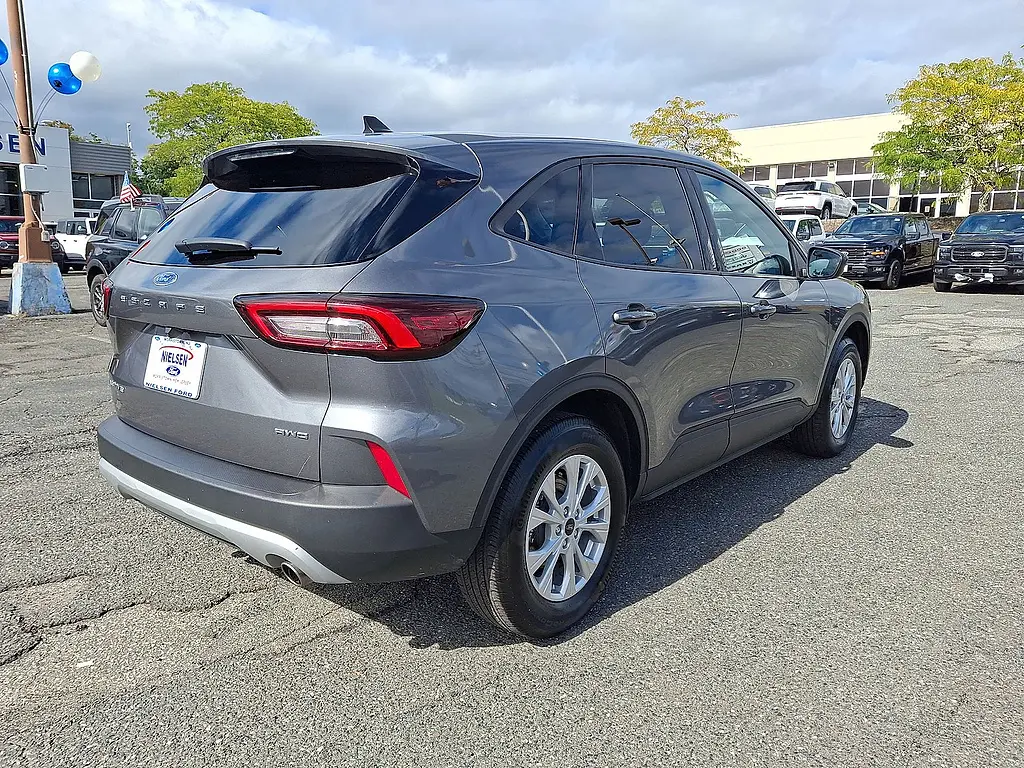2025 Ford Escape - $24,778