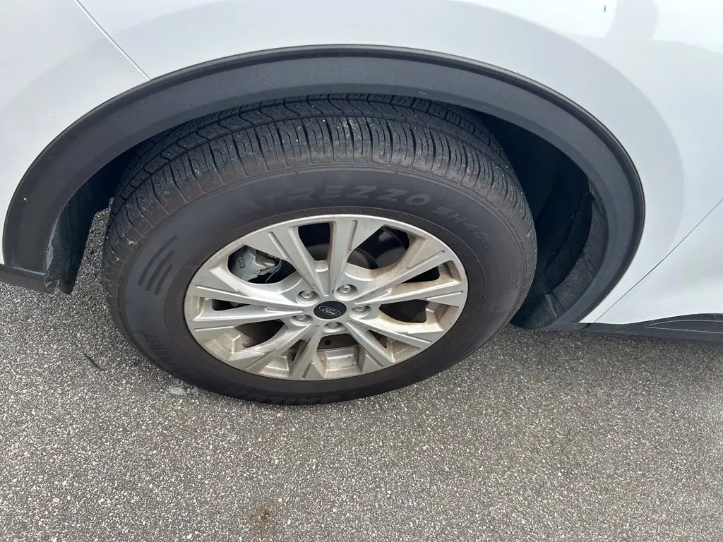 2025 Ford Escape - $19,998