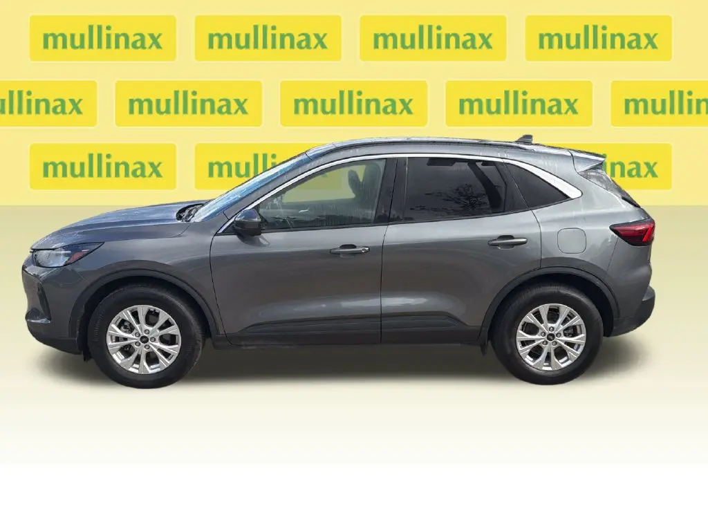 2023 Ford Escape - $25,300