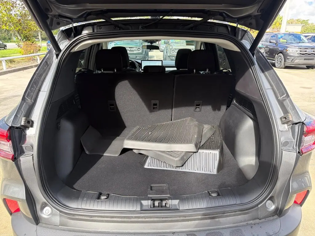 2023 Ford Escape - $25,300