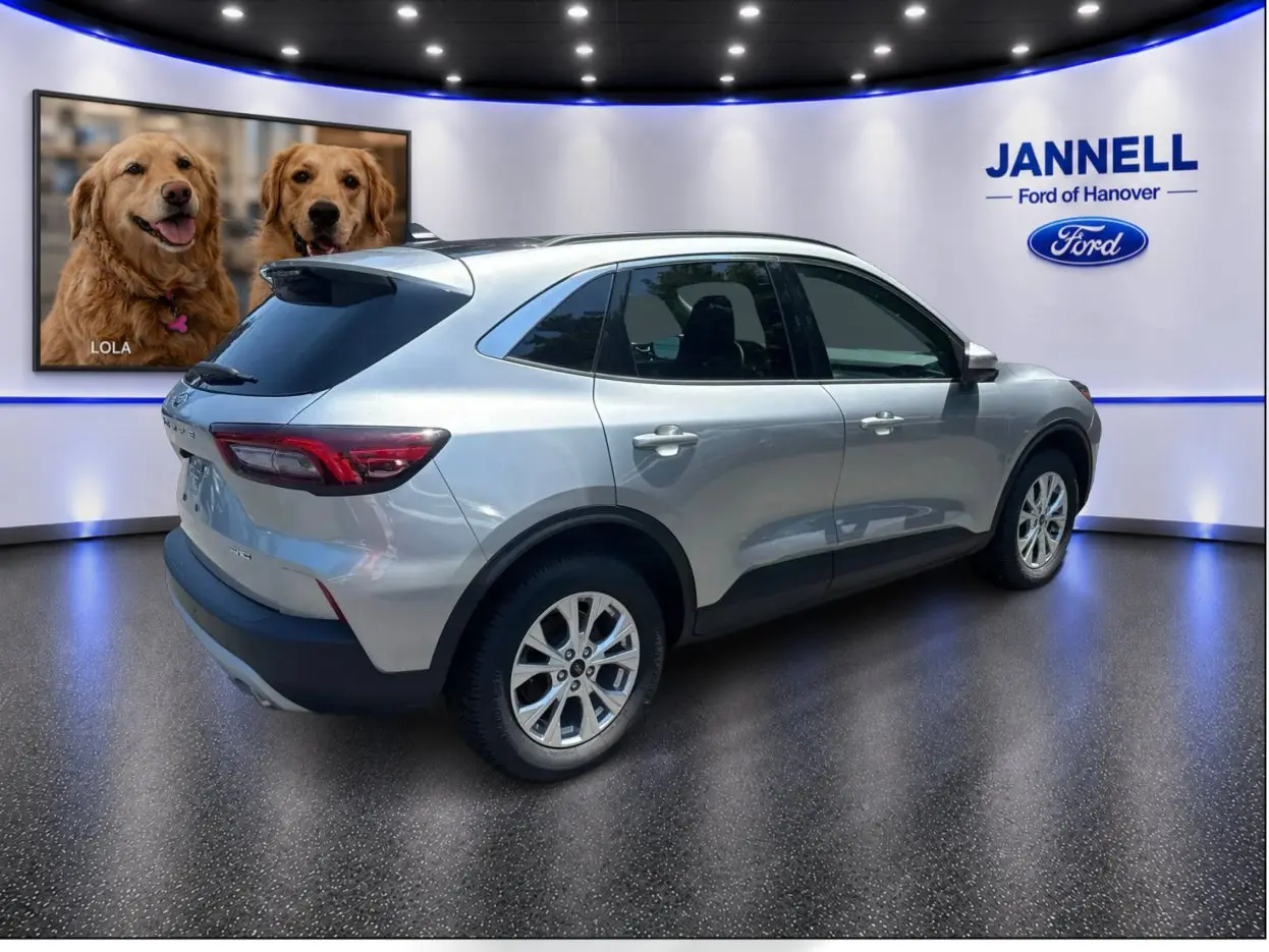 2023 Ford Escape - $27,444