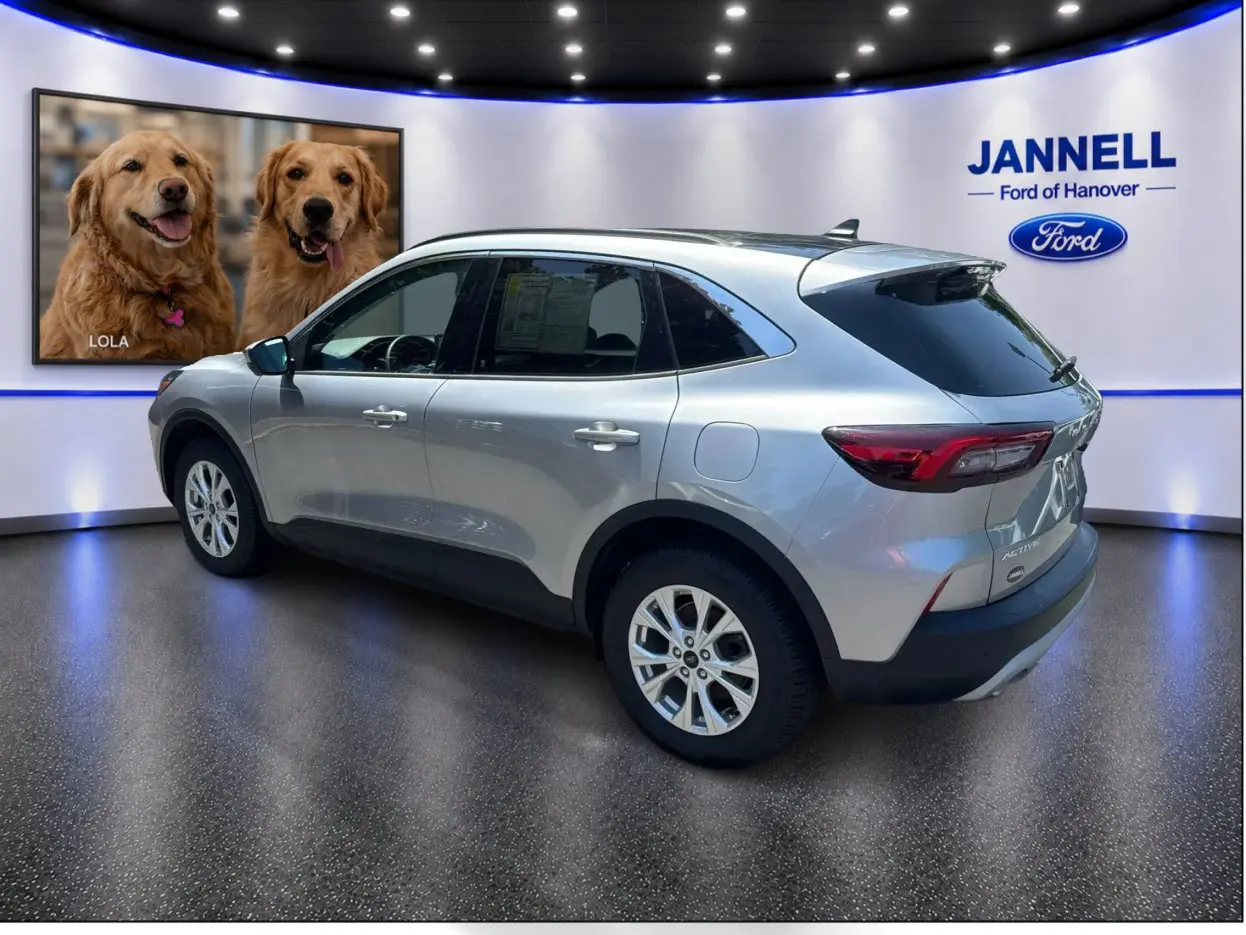 2023 Ford Escape - $27,444