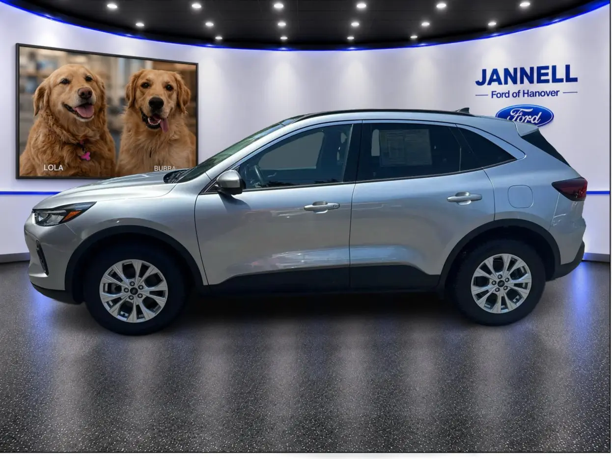 2023 Ford Escape - $27,444