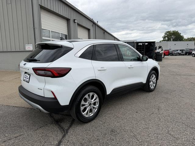 2024 Ford Escape - $24,649