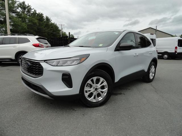 2025 Ford Escape - $29,999