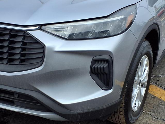2023 Ford Escape - $21,280