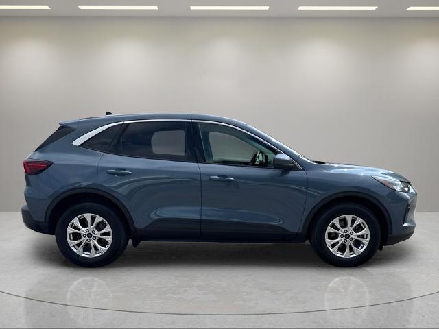 2023 Ford Escape - $21,995