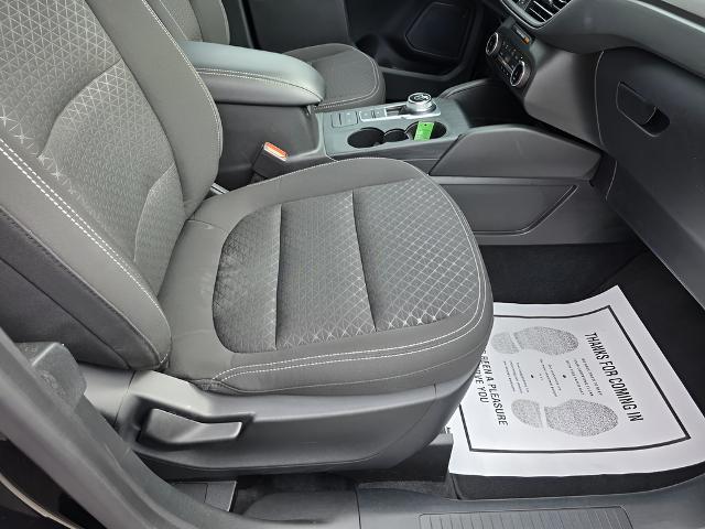 2024 Ford Escape - $21,995