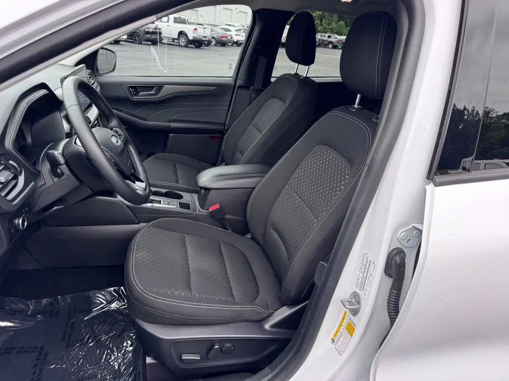 2024 Ford Escape - $23,000