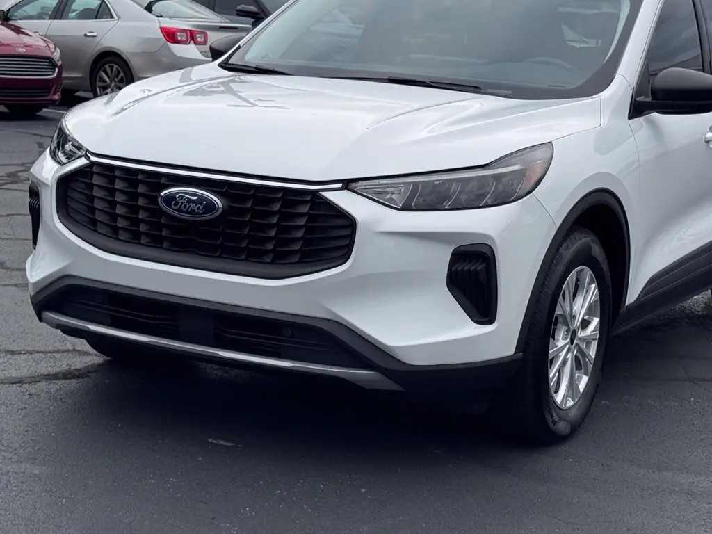 2024 Ford Escape - $23,000