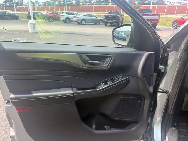 2023 Ford Escape - $22,560
