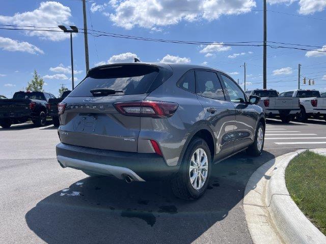 2025 Ford Escape - $20,304