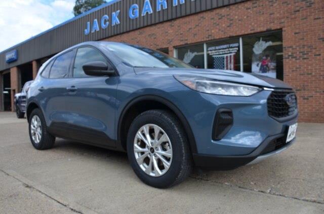 2025 Ford Escape - $24,900