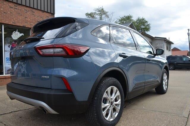 2025 Ford Escape - $24,900