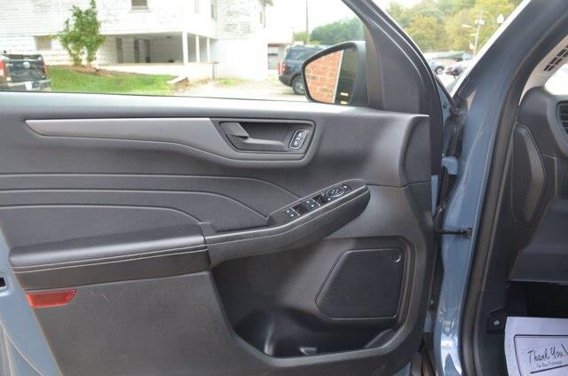 2025 Ford Escape - $24,900