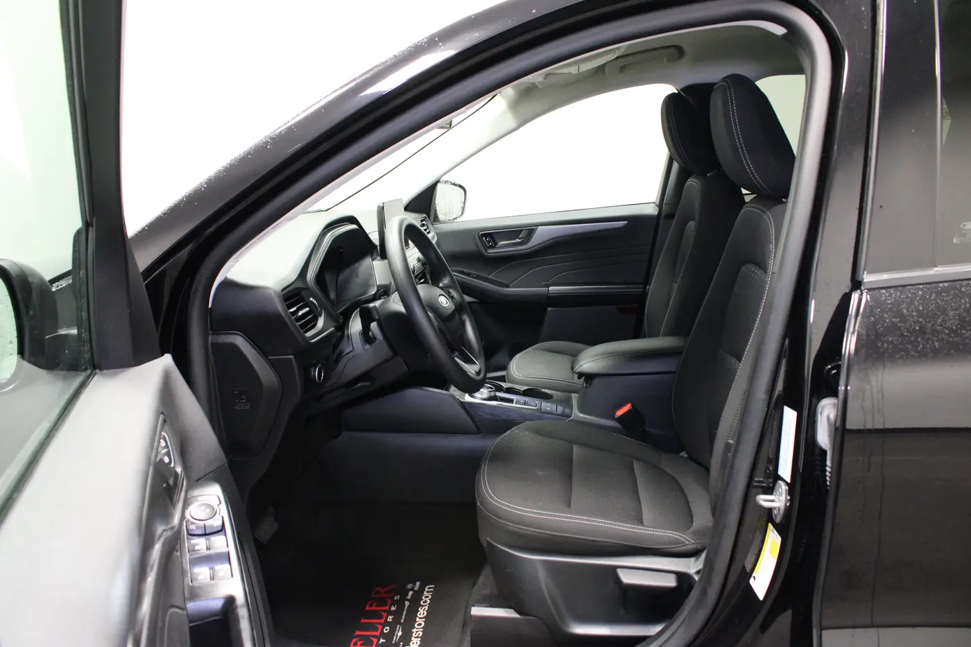 2025 Ford Escape - $21,962