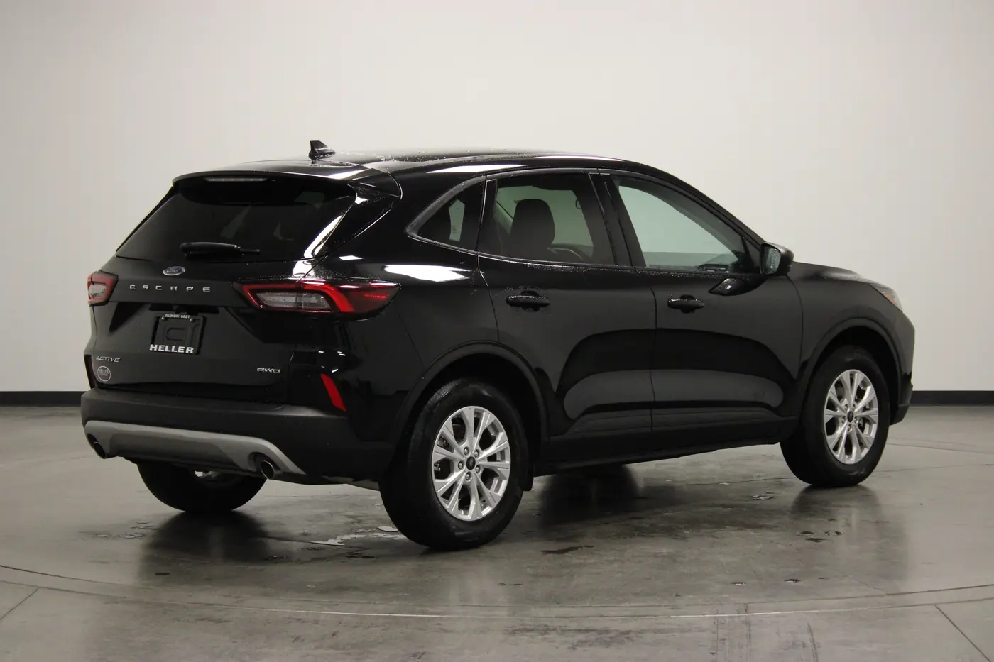 2025 Ford Escape - $21,962