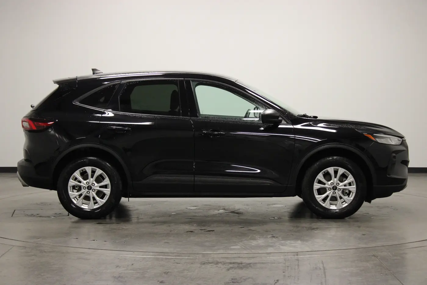 2025 Ford Escape - $21,962