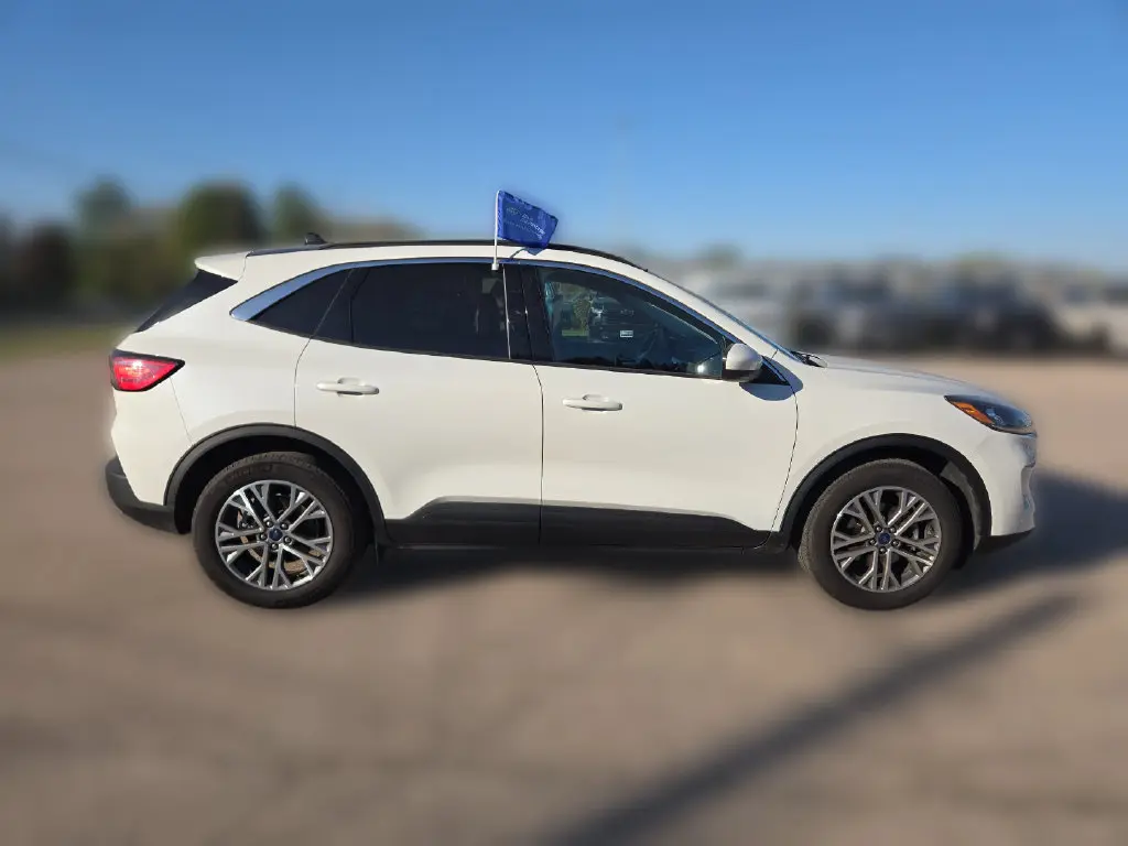 2022 Ford Escape - $21,497