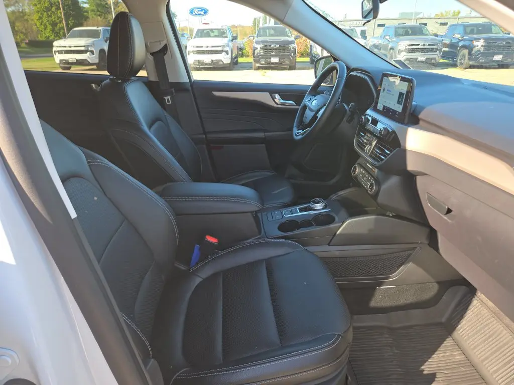 2022 Ford Escape - $21,497