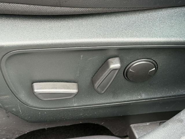 2022 Ford Escape - $22,990