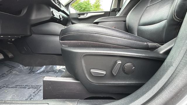 2021 Ford Escape - $22,500