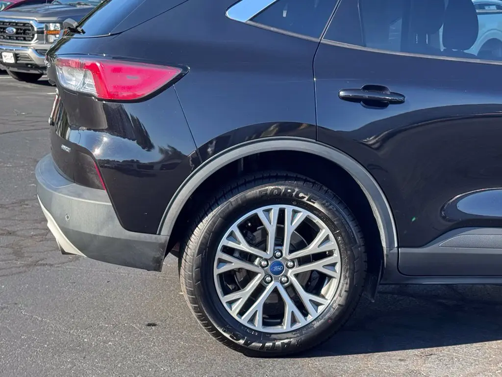 2022 Ford Escape - $17,000