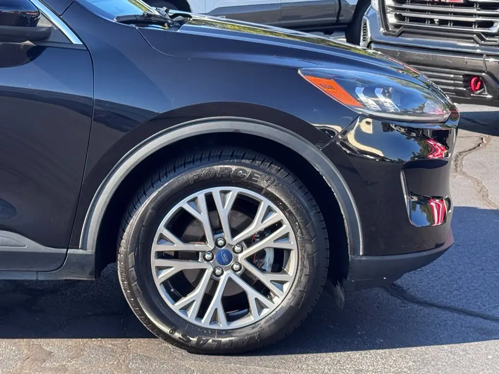 2022 Ford Escape - $17,000