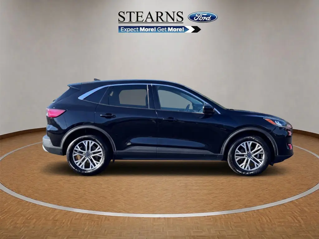 2022 Ford Escape - $17,000