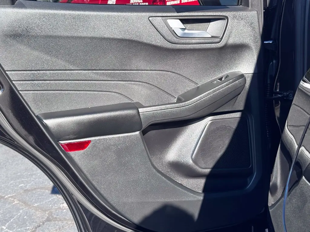2022 Ford Escape - $17,000