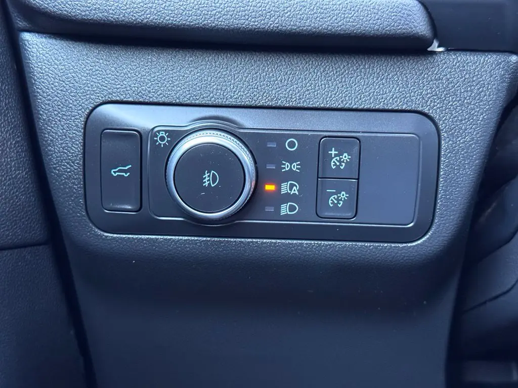 2022 Ford Escape - $17,000